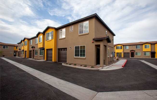 Exterior & Landscaping at San Vicente Luxury Townhomes in Phoenix AZ