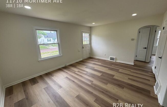 11716 MORTIMER AVE