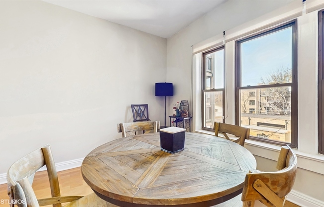 5110 S WOODLAWN