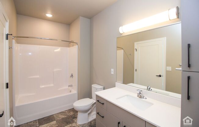 2 beds, 2 baths, 1,092 sqft, $1,750, Unit 5521-5430