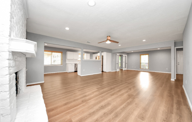 25603 PINE ACRES CIR