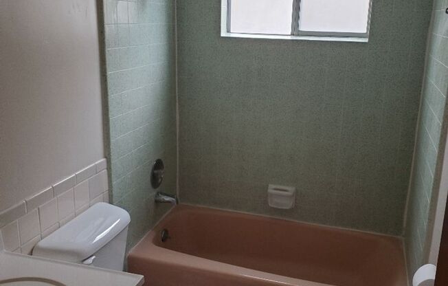 2 beds, 1 bath, $1,995