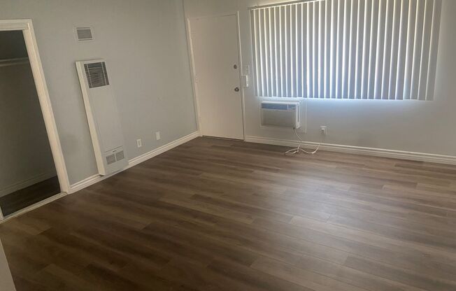 Studio, 1 bath, 422 sqft, $1,425, Unit 832 #05