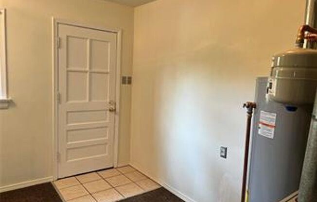 2 beds, 1 bath, $1,575