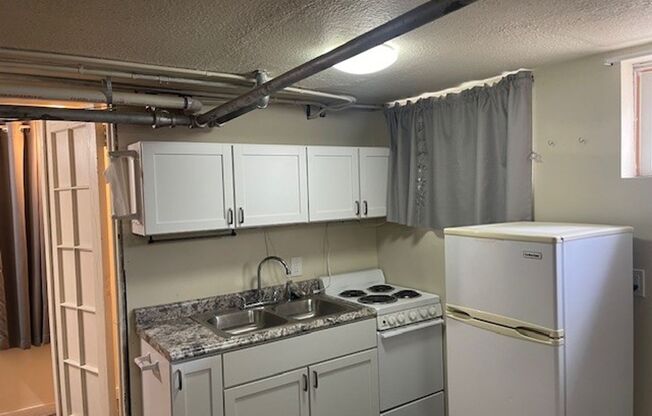 Studio, 1 bath, 475 sqft, $675, Unit 04