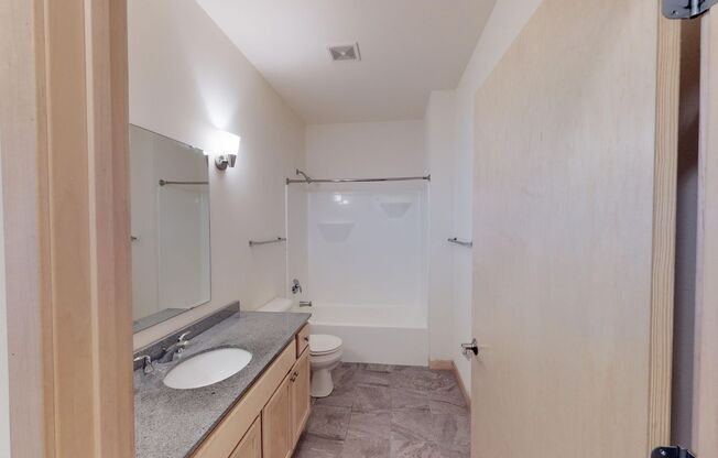 1 bed, 1 bath, $1,615, Unit 5302-106