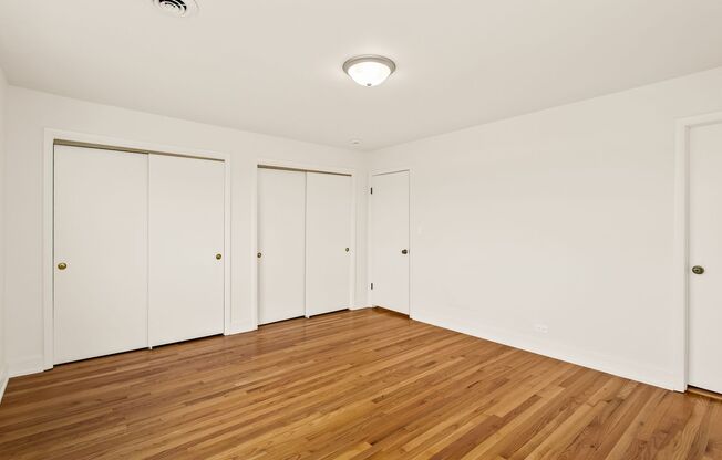 3 beds, 2 baths, $3,695, Unit 602