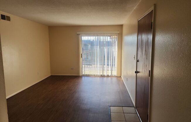 2 beds, 1 bath, 725 sqft, $775, Unit 203