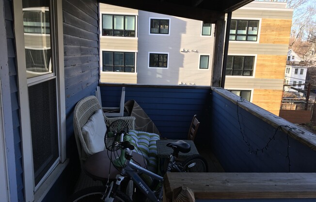 3 beds, 1 bath, $4,000, Unit 3