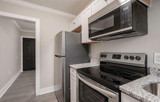 Charming Apartment Downtown Columbia - Housing Vouchers Accepted!