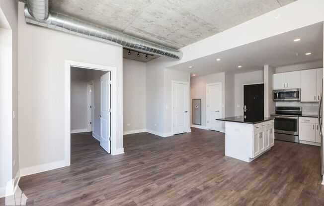 1 bed, 1 bath, 642 sqft, $3,100, Unit 3833-302