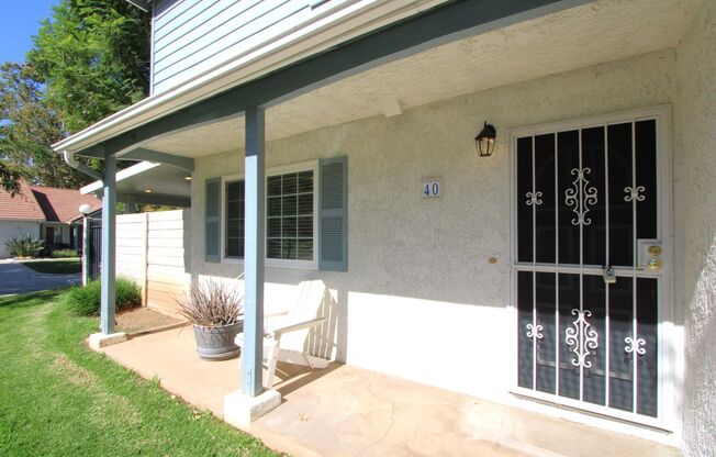 Two-Story 3-Bedroom Condo in Redlands!