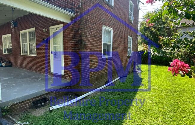 Freshly Renovated 3 Bed, 1 Bath Duplex – Great Berry St Location!