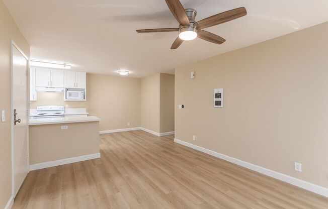2 beds, 1.5 baths, 747 sqft, $2,295, Unit 51