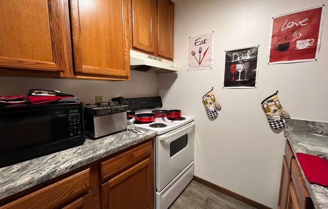 1 bed, 1 bath, $995, Unit 57