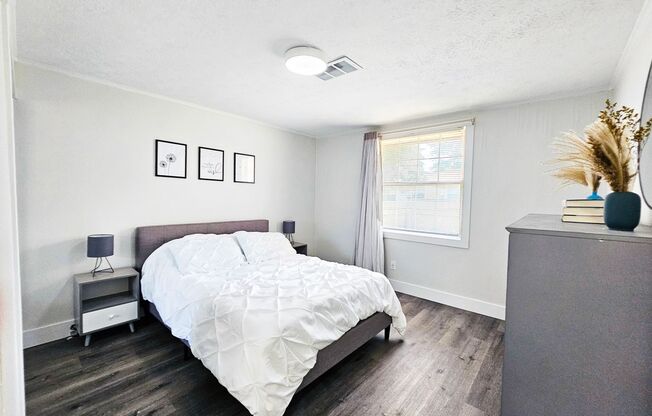 2 beds, 1 bath, 864 sqft, $1,175, Unit 2139 Pine Grove Ln-R+