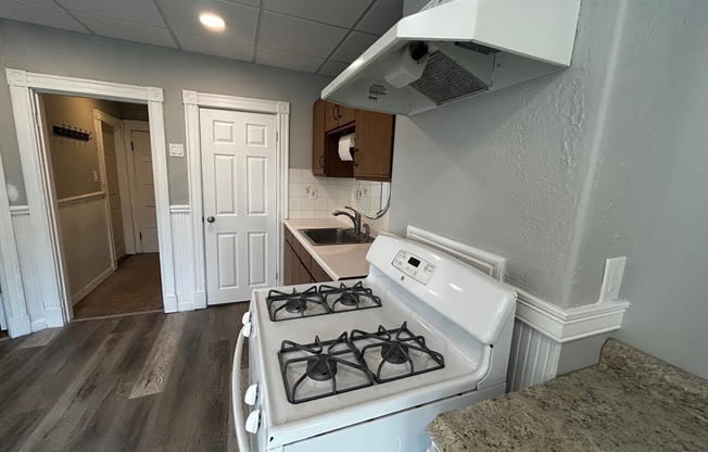 1 bed, 1 bath, 575 sqft, $2,000, Unit 6