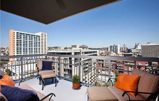 2 beds, 2 baths, $3,200, Unit # 1308