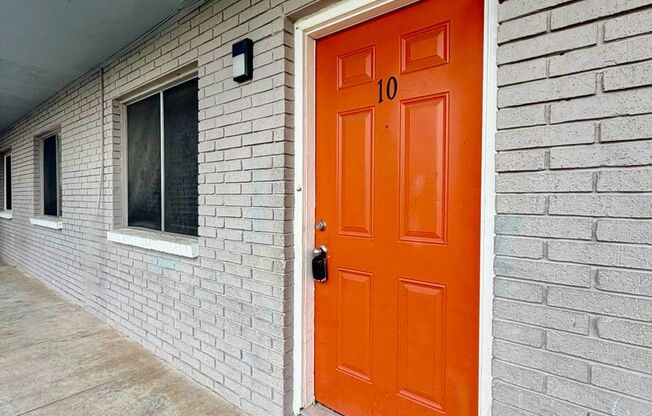2 beds, 1 bath, 750 sqft, $825, Unit 10