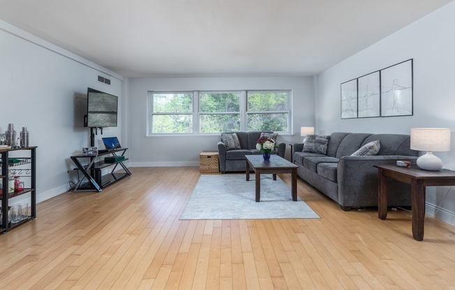 1 bed, 1 bath, 774 sqft, $3,200, Unit 703