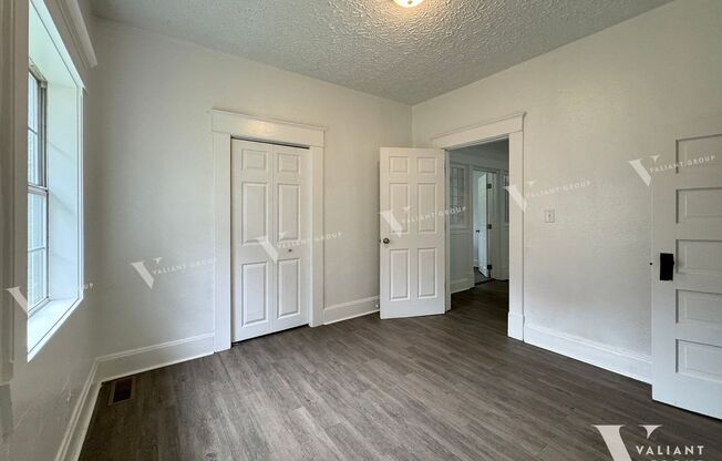 3 beds, 1 bath, $1,095