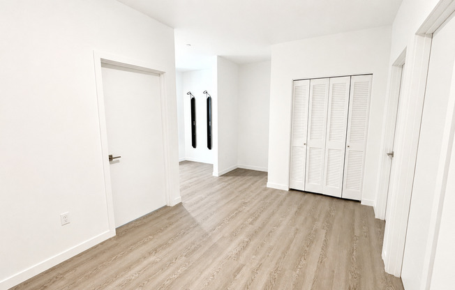 4 WEEKS FREE RENT! Brand New Modern Units in N. Tabor Neighborhood