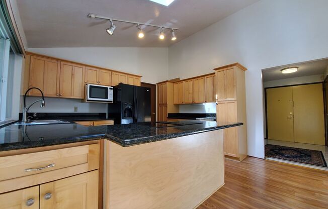 Prime Redmond Rambler 3 Bed/Large Yard