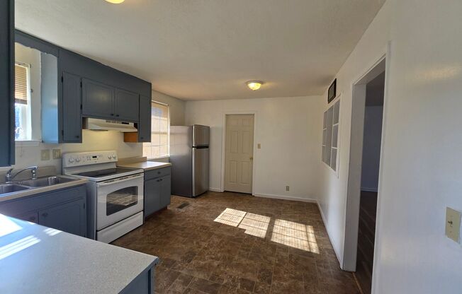 3 beds, 1 bath, $1,250