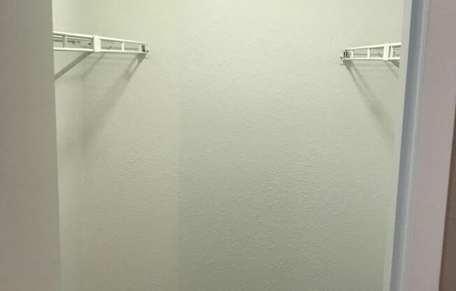 2 beds, 2 baths, 920 sqft, $900