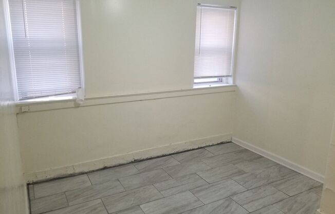 1 bed, 1 bath, $1,225, Unit 5800 Howe - 2