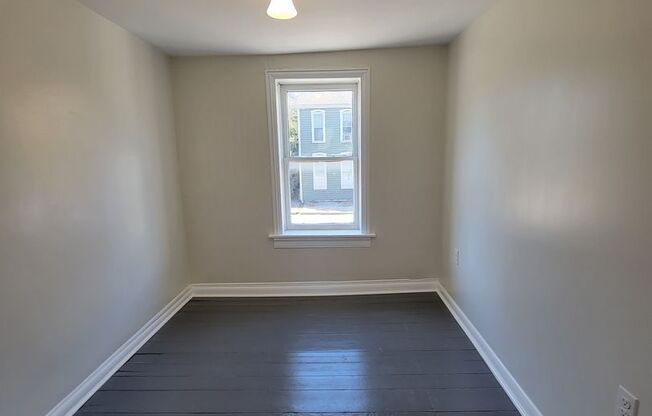 3 beds, 1.5 baths, $1,100, Unit 109 S. Main St