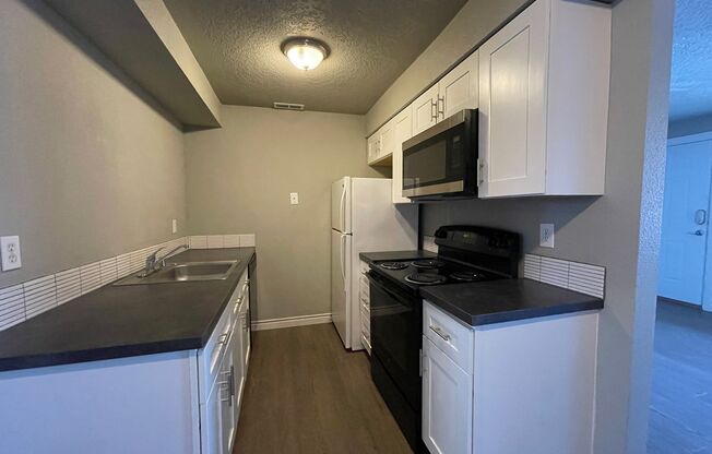 1 bed, 1 bath, 550 sqft, $995, Unit Unit 9