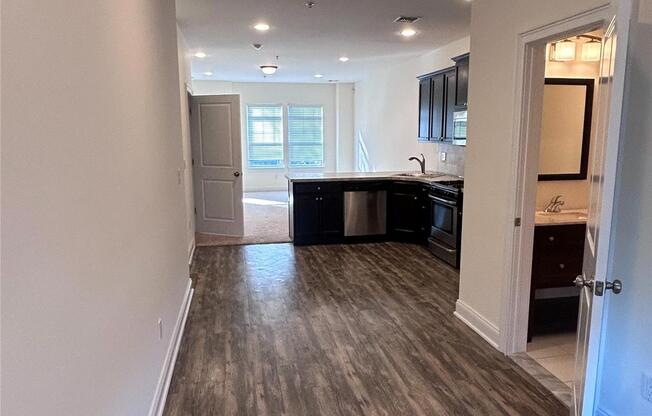 28 5 AVE