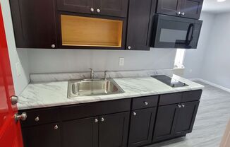 427-429 W. Queen Lane