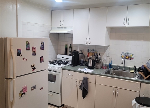 109 Dartmouth St Apt 19C