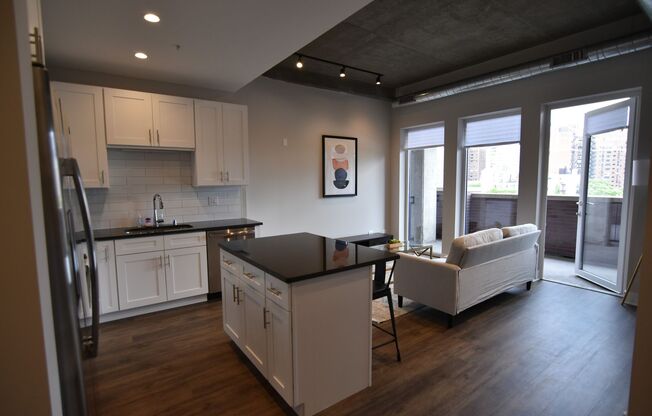 1 bed, 1 bath, 673 sqft, $2,700, Unit 3833-613