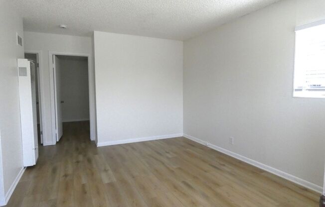 Burnham Ave. 5871