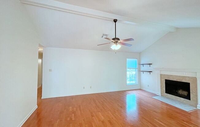 3 Bedroom Condo Located off Jefferson Hwy - Near Bocage and Whole Foods