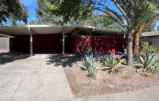 UPDATED 4 BEDROOM HOME IN DAVIS!!