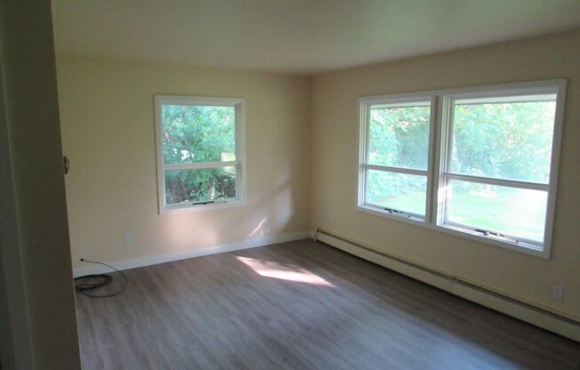 (550) - 2950 Tomahawk Court
