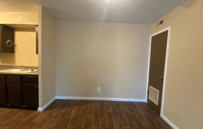 1 Bedroom 1 Bath Condo *NW Expressway*******SECTION 8 APPROVED PROPERTY****SPRING SPECIAL