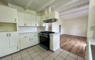 2 beds, 1 bath, $1,995, Unit 9