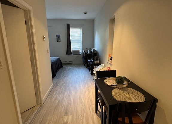 17 FOLLEN ST