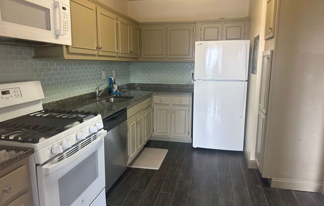 1 bed, 1.5 baths, $1,900