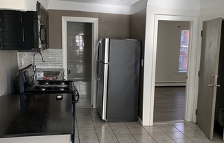 1 bed, 1 bath, 600 sqft, $2,600, Unit 3