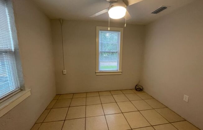 2 beds, 1 bath, $1,150