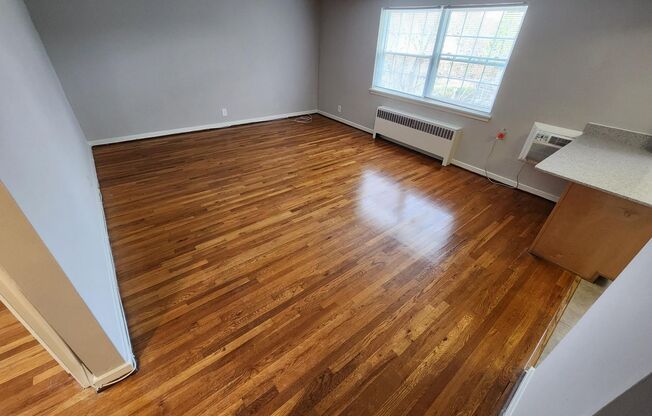 1 bed, 1 bath, 663 sqft, $1,855, Unit D-10