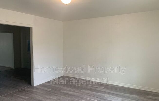 3 beds, 1 bath, 1,236 sqft, $995