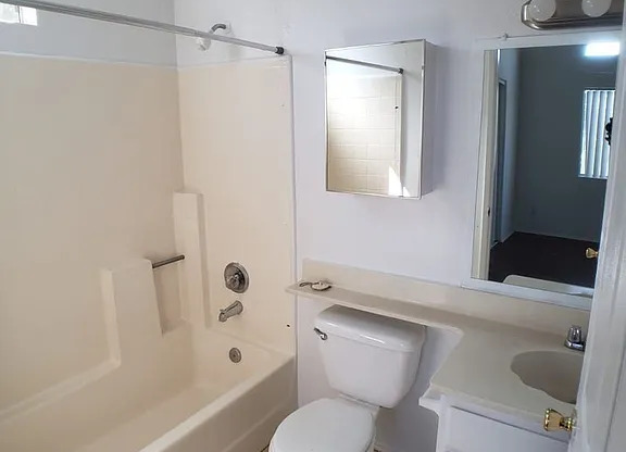 2 beds, 2 baths, $2,550