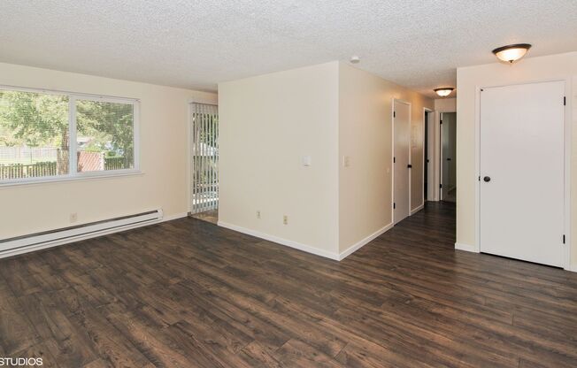 2 beds, 1 bath, 725 sqft, $1,597, Unit 18